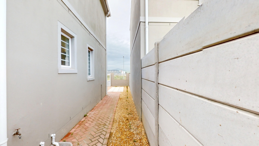 2 Bedroom Property for Sale in Rivergate Western Cape